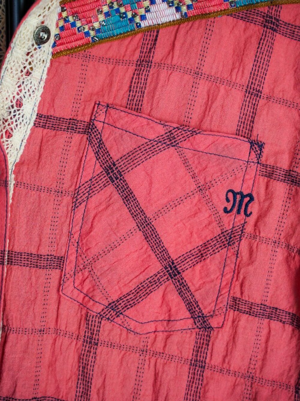 Miss Me Women's Coral Plaid Western Lace Trim Button Up Shirt Large - Picture 5 of 14